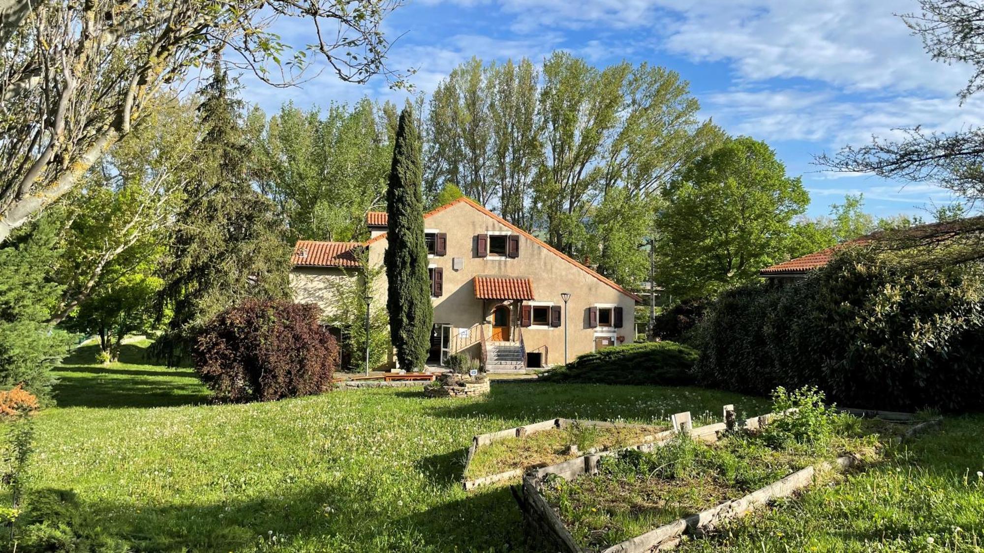 Auberge De Jeunesse Hi Millau La Maladrerie Eksteriør billede